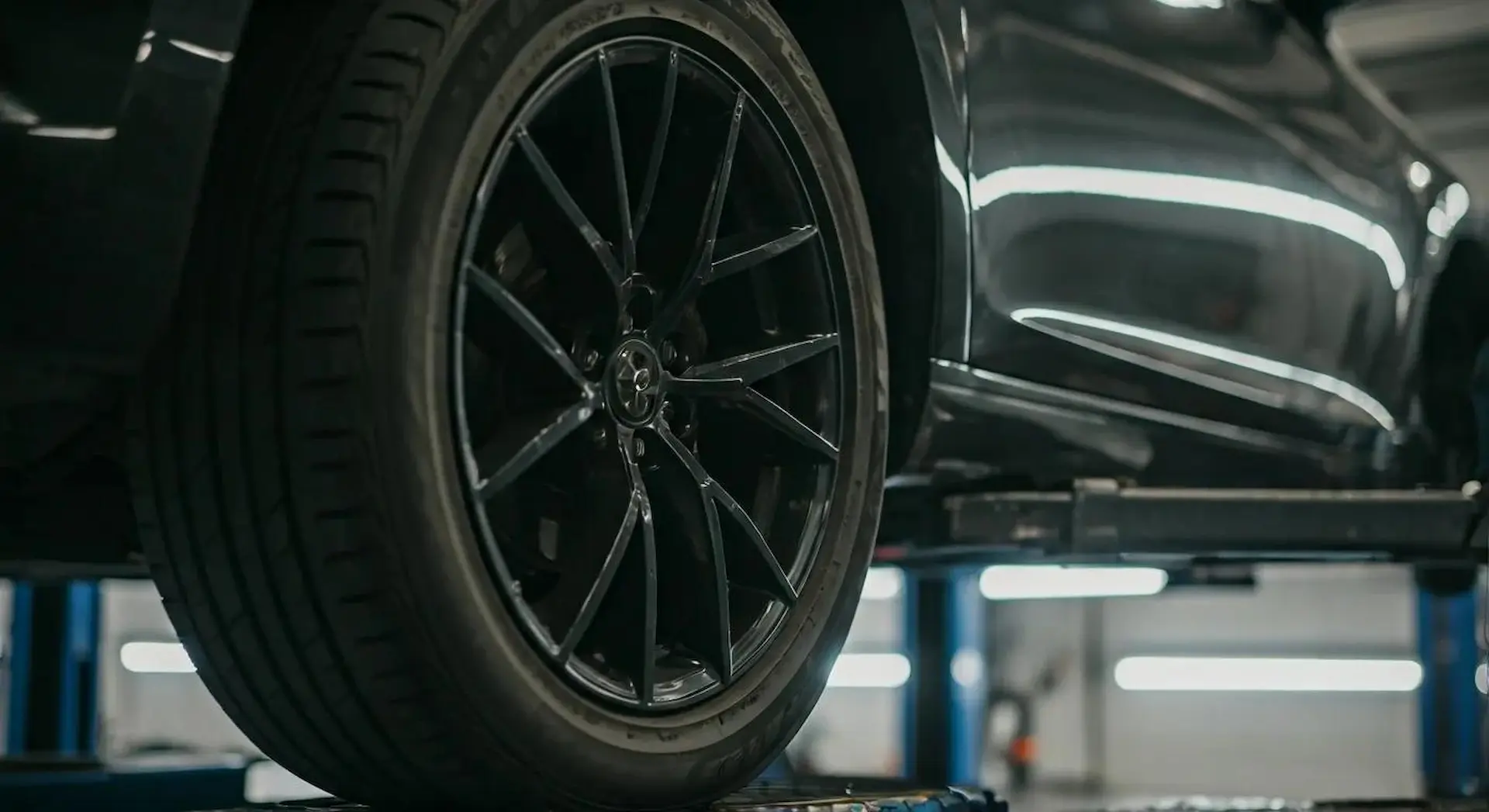 Learn the top red flag signs your vehicle requires immediate repair to ensure safety and prevent costly damage.